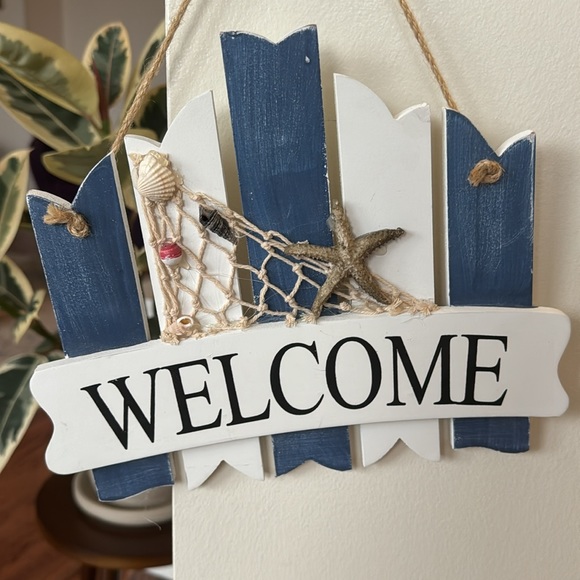 Welcome sign - Picture 3 of 3